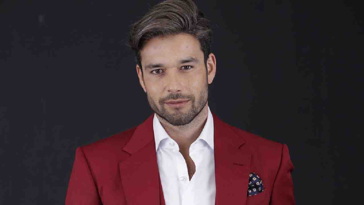 Ator Sergio Marone vestido como o anticristo de Apocalipse
