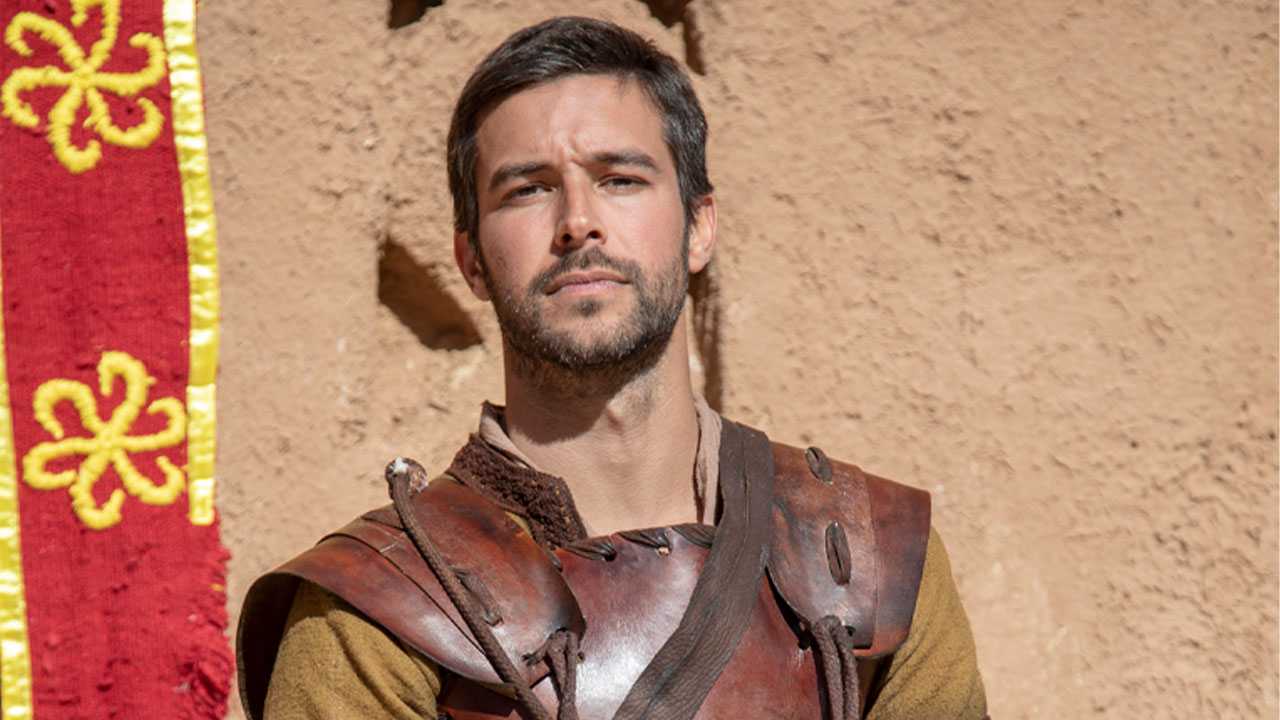 Matheus (Bernardo Velasco) é um homem temente a Deus Jezabel