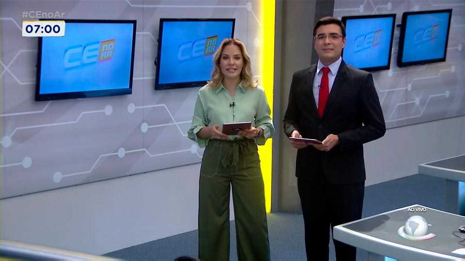 Adriana Dias e Alexandre Medeiros na estreia do jornal 'CE no AR'
