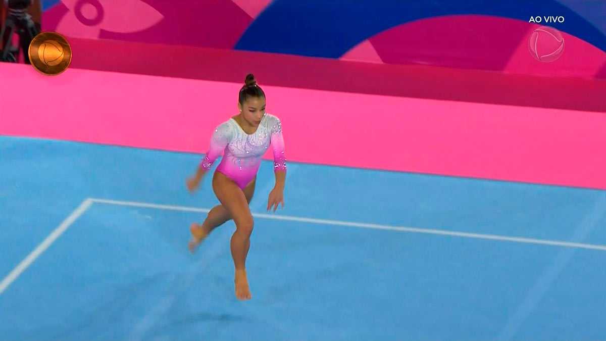 Flavia Saraiva conquista o Bronze