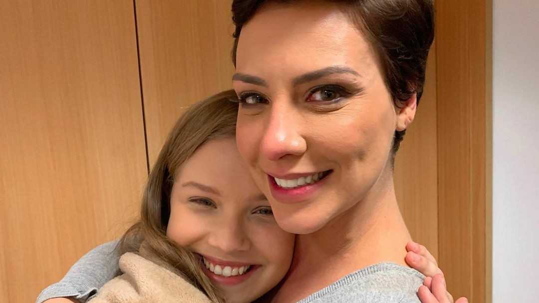 Leticia Peroni e Camila Rodrigues nós bastidores da novela Topíssima