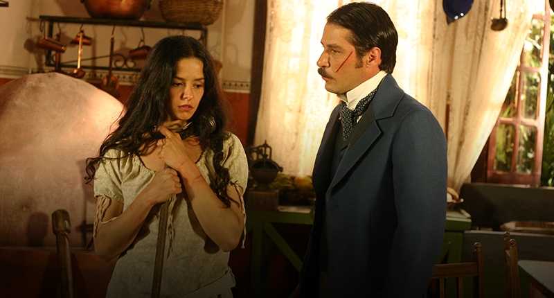 Isaura (Bianca Rinaldi ) e o cruel Leôncio(Leopoldo Pacheco) em cena de 'A Escrava Isaura'
