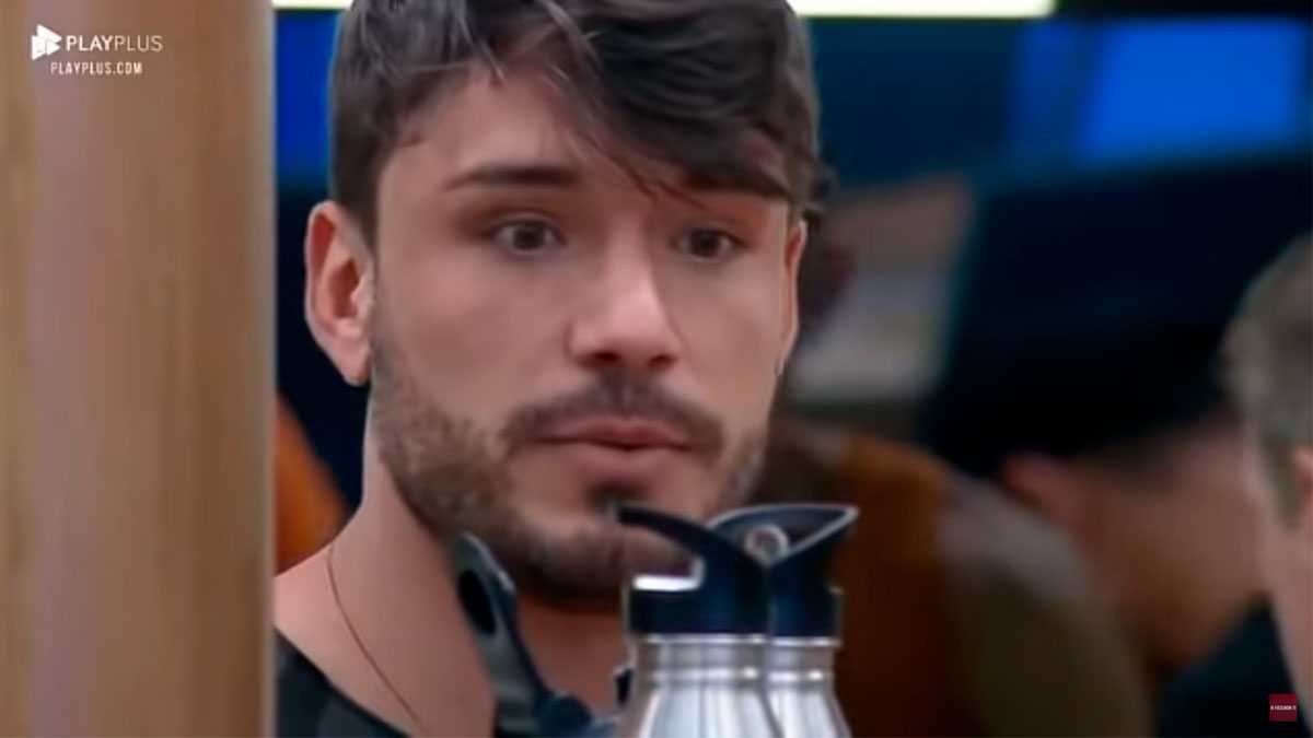 Lucas Viana aconselha o amigo em A Fazenda