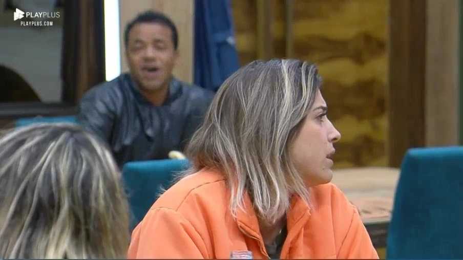 Phellipe discute com Tati em a fazenda 11