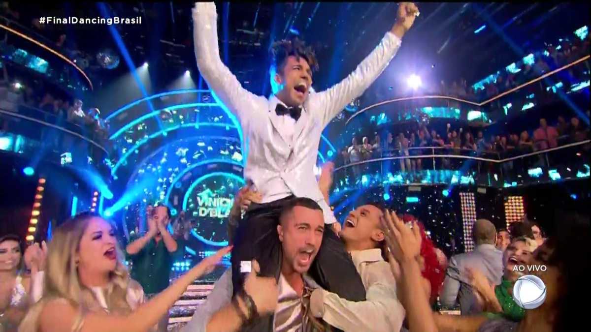 Vinicius D' Black vence o 'Dancing Brasil 5'