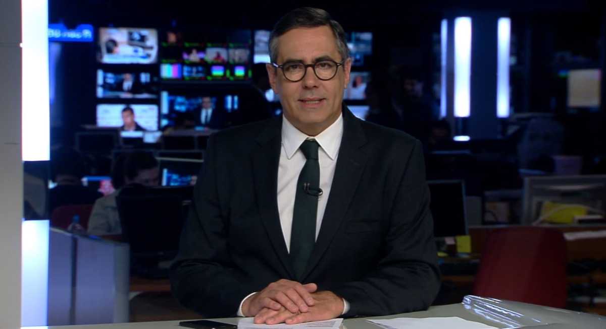 Fábio Pannunzio apresentava o Jornal da Noite na Band