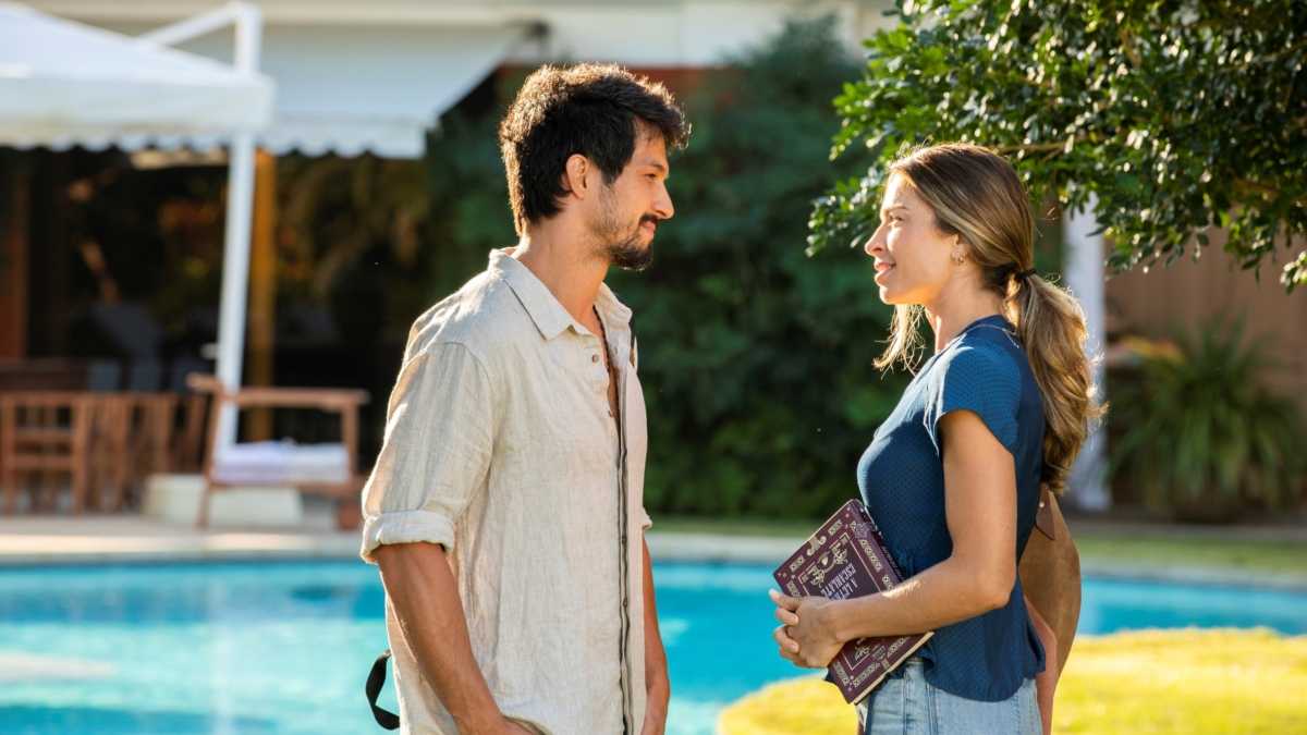 Marcos (Romulo Estrela) e Paloma (Grazi Massafera) em Bom Sucesso