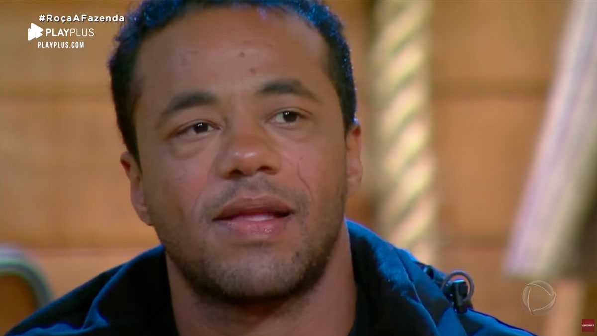 Phellipe Haagensen em depoimento no PlayPlus após expulsão de A Fazenda 11