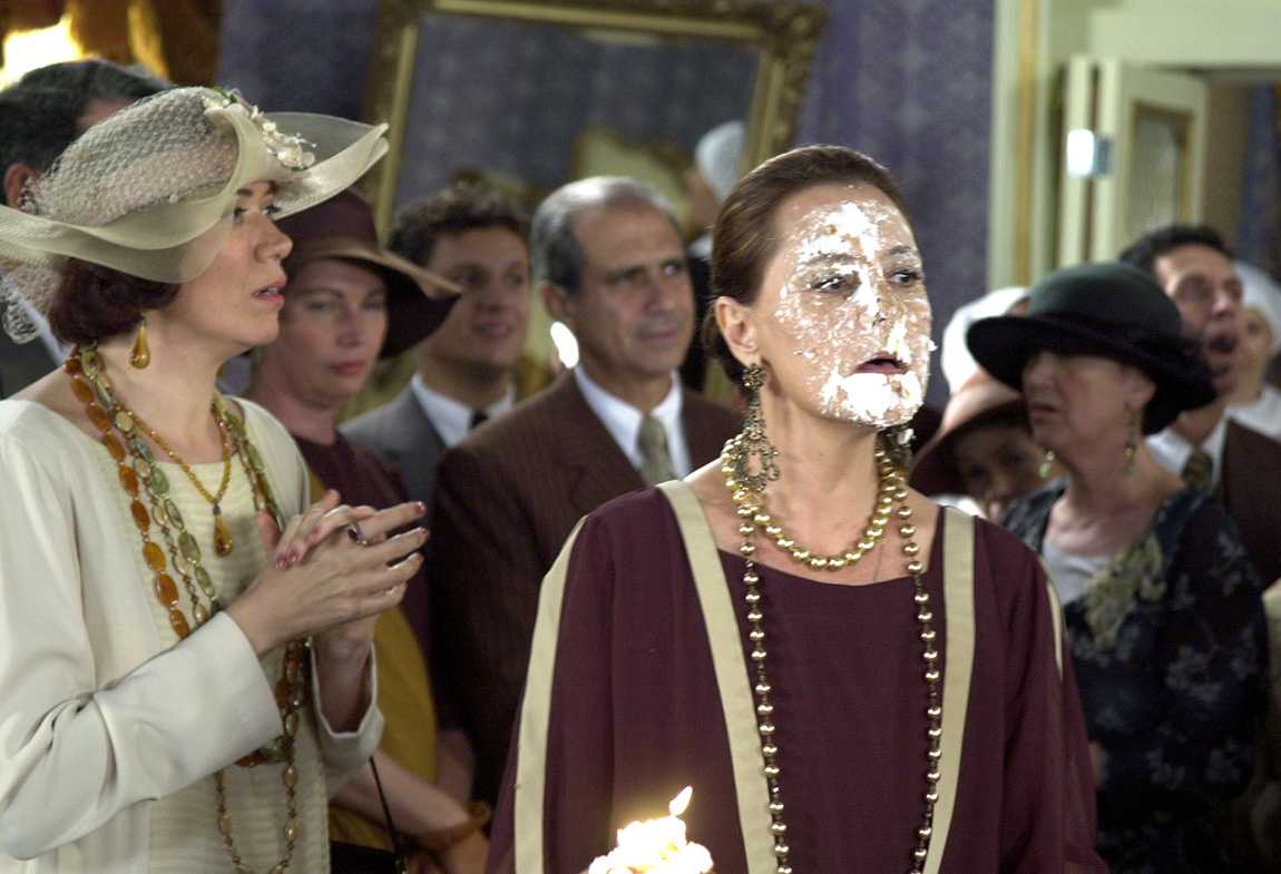 Foto da atriz Elizabeth Savalla como Jezebel em Chocolate com Pimenta