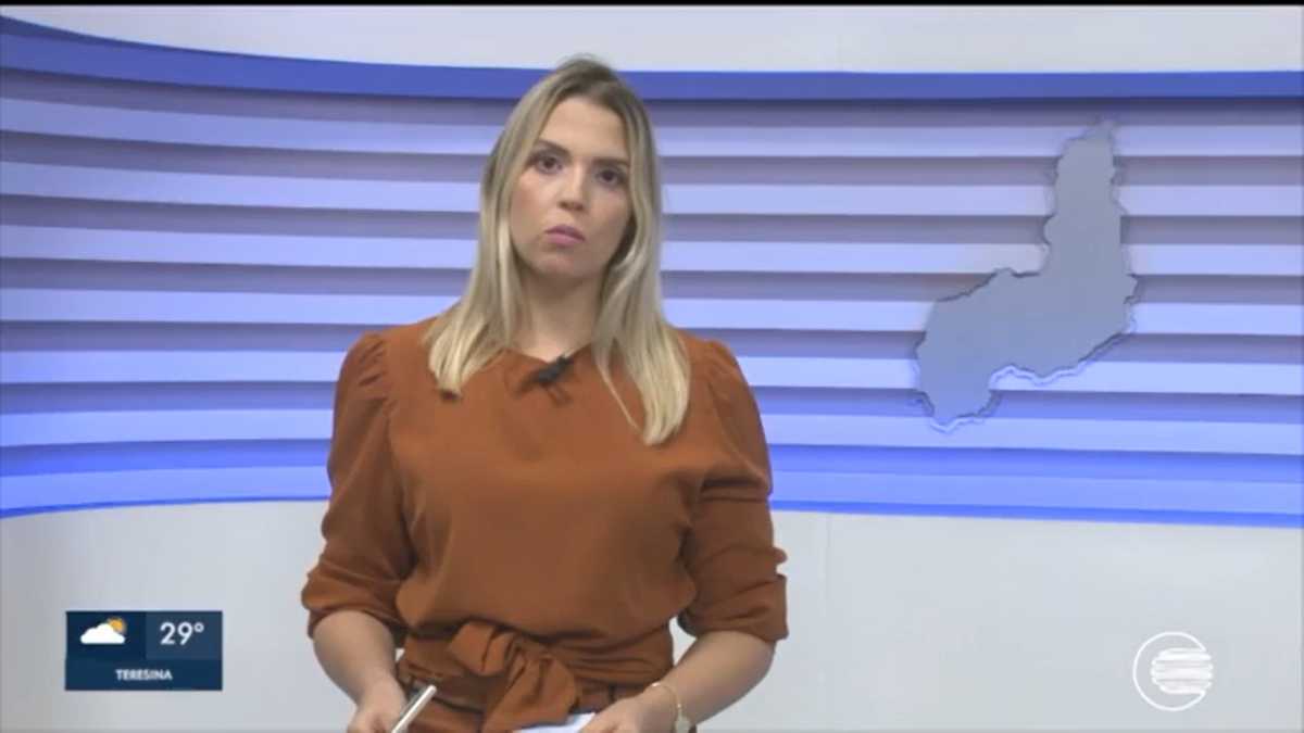 Denise de Freitas apresentando o PITV 2ªedição