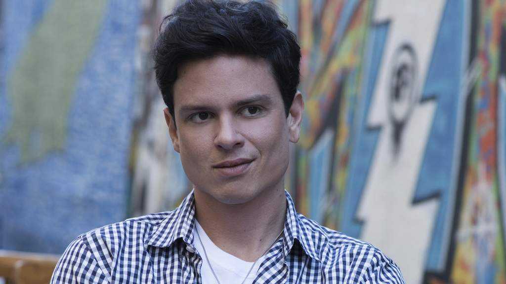 Ator Eduardo Pires