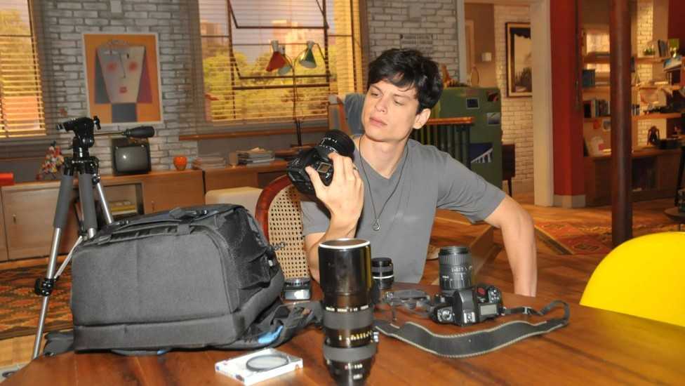 Eduardo Pires como vicente na novela Rebelde