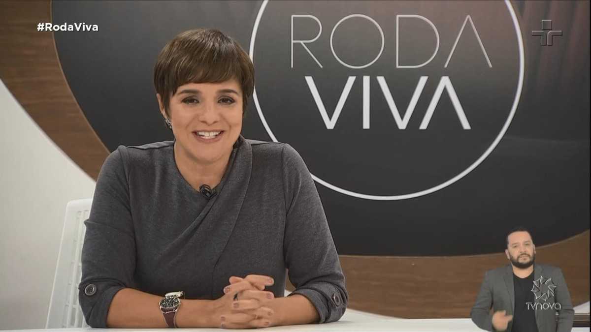 Vera Magalhães apresentando o Roda Viva 