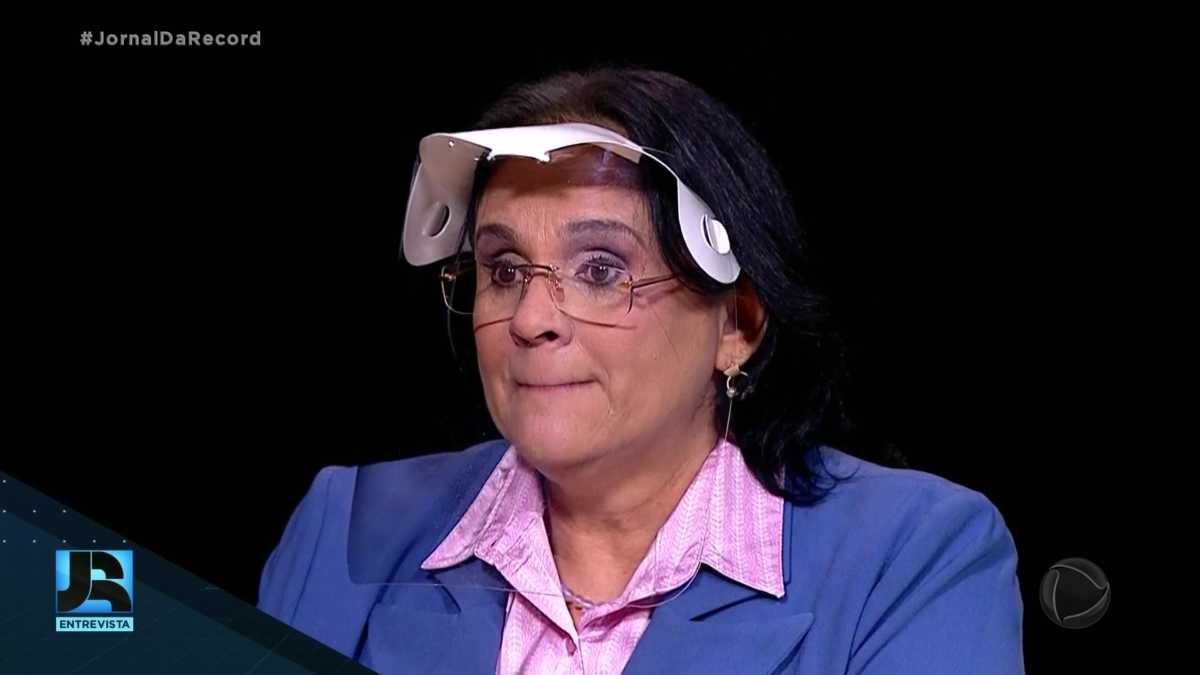No JR Entrevista, Ministra Damares Alves chora ao falar de casos de abusos contra crianças
