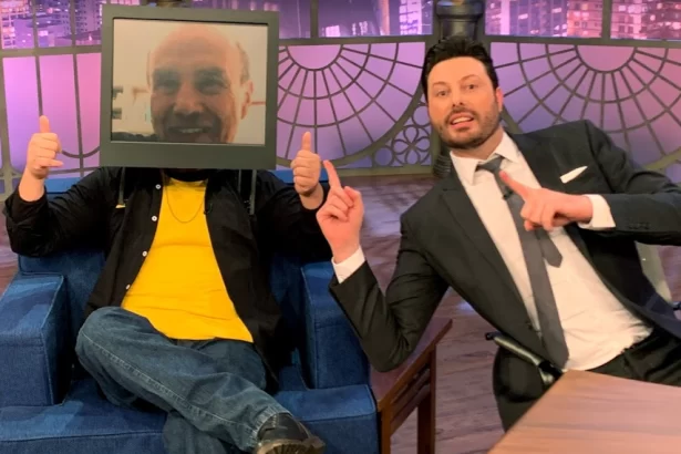 Stenio Garcia em entrevista ao The Noite por videoconferência