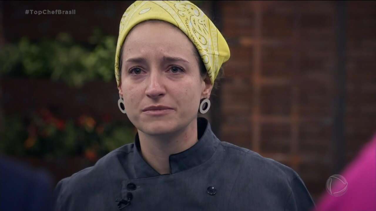Beatriz Buéssio chora ao deixar o Top Chef Brasil