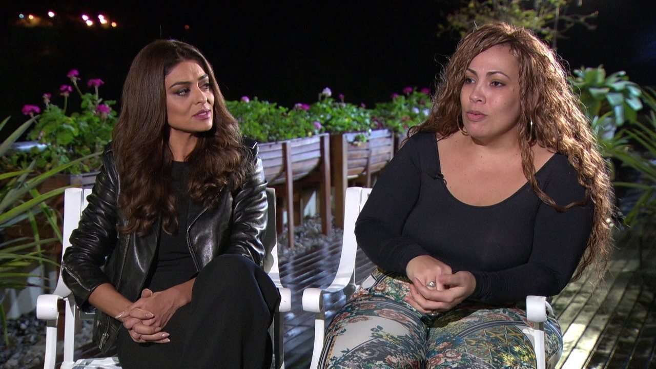 Fabiana Escobar ao lado de Juliana Paes