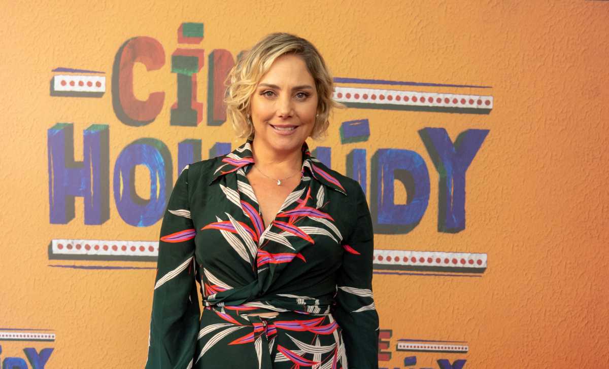 Heloisa Períssé na festa de lançamento da série Cine Holliúdy