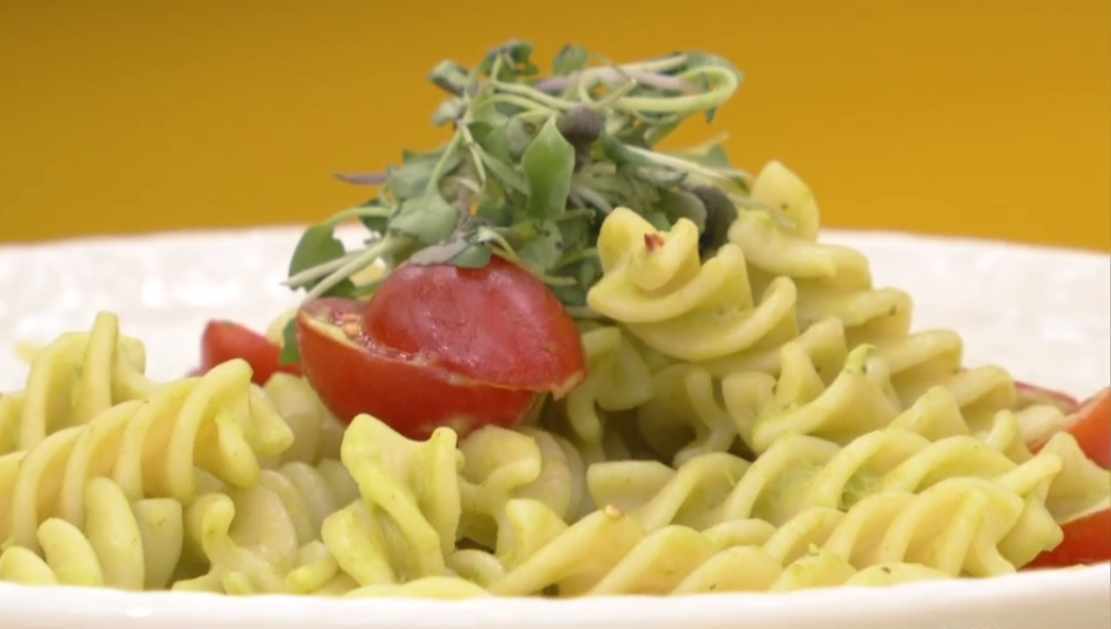 Molho de Abacate com Macarrão da Ana Maria Braga