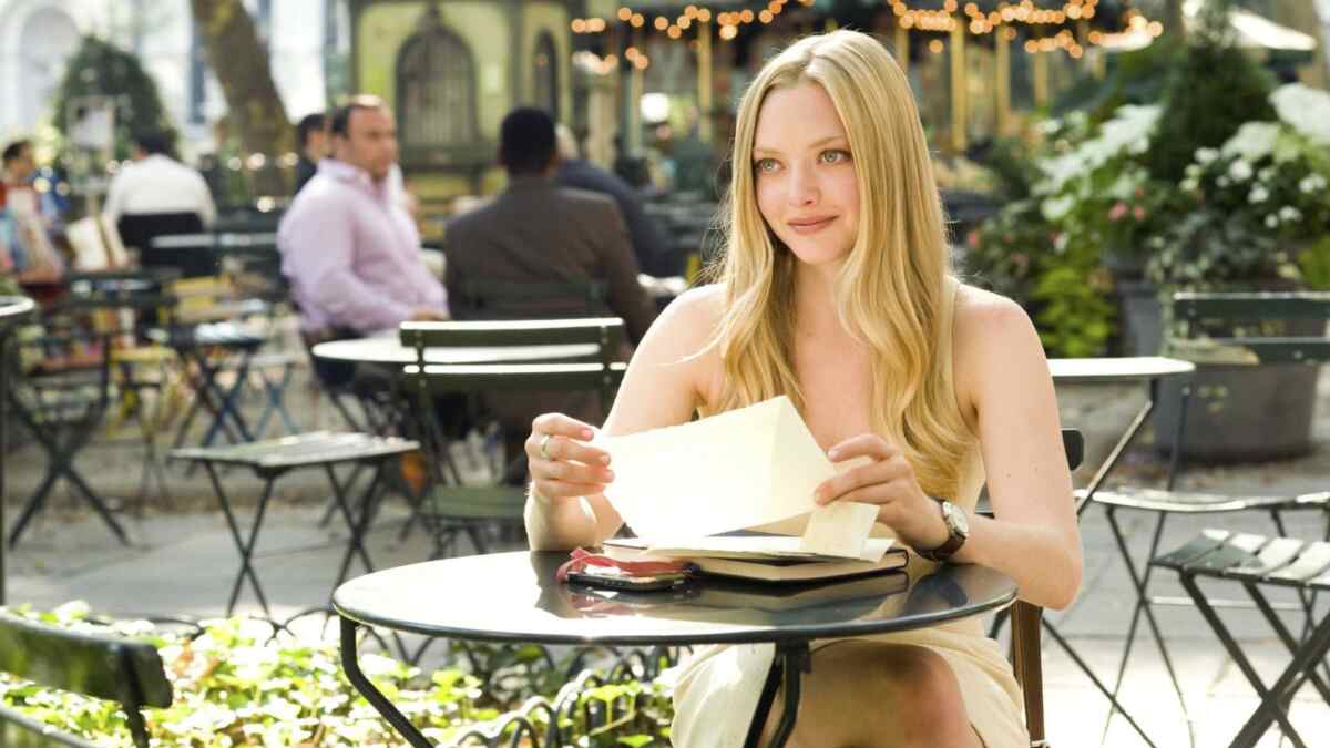 Atriz Amanda Seyfried durante uma cena do filme Cartas Para Julieta