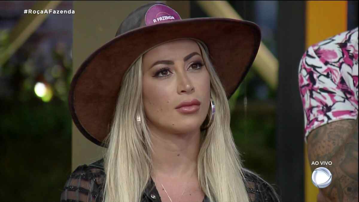 Carol Narizinho durante a votação de A Fazenda 12, que aconteceu na terça-feira (29)