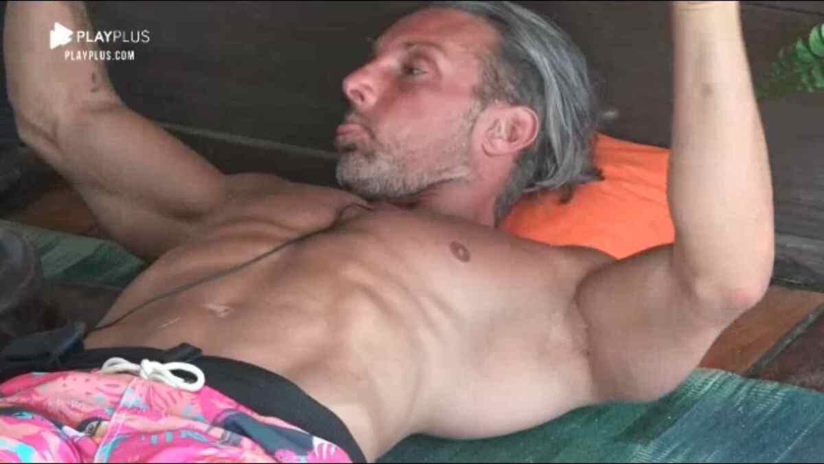 Juliano Ceglia em conversa com Biel e Cartolouco mais cedo na casa da árvore