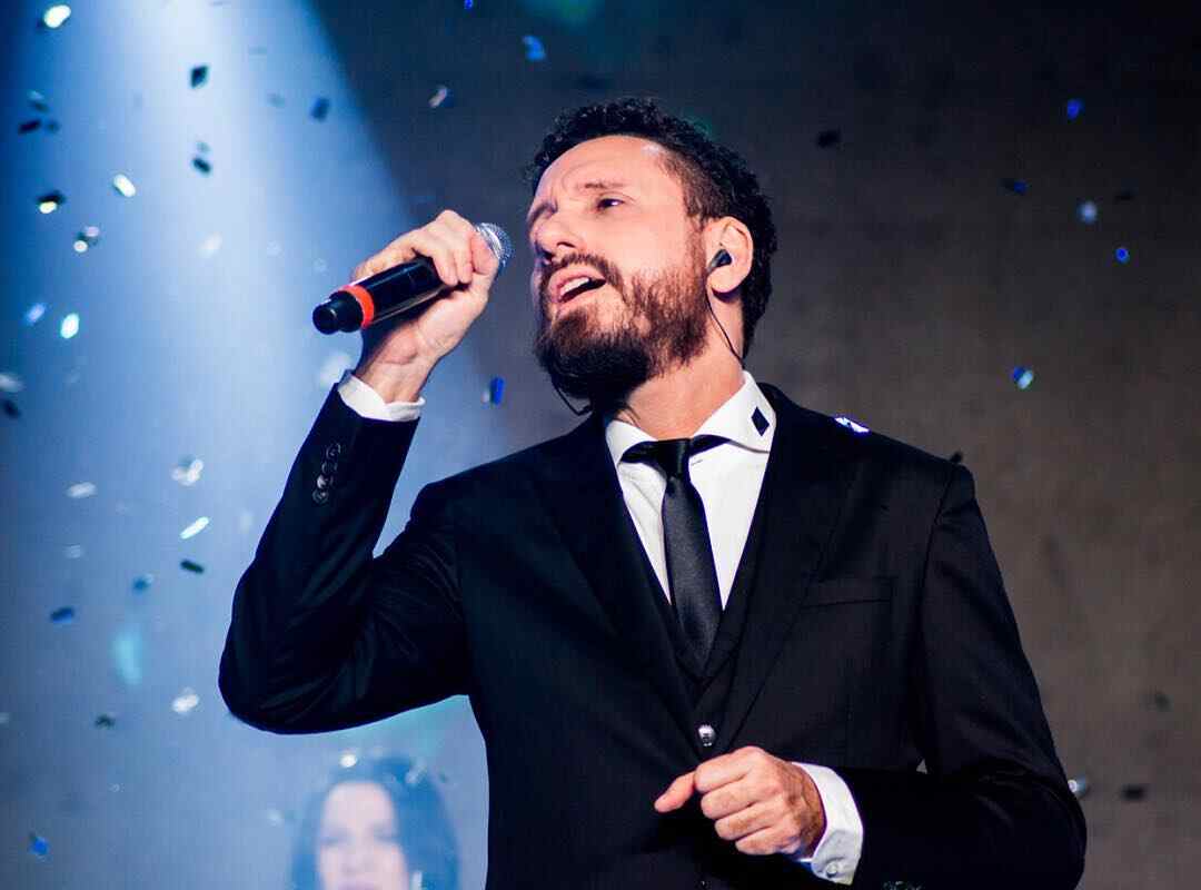 Leonardo Gonçalves se apresenta em São Paulo