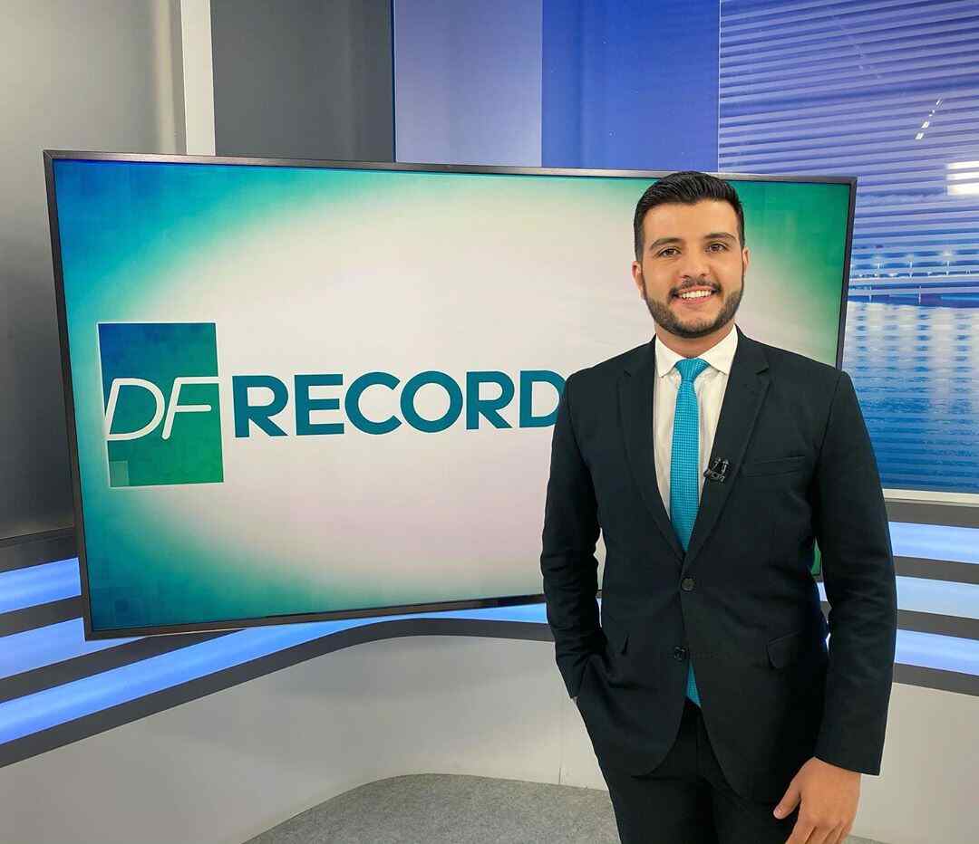 Matheus Ribeiro no cenário do DF Record