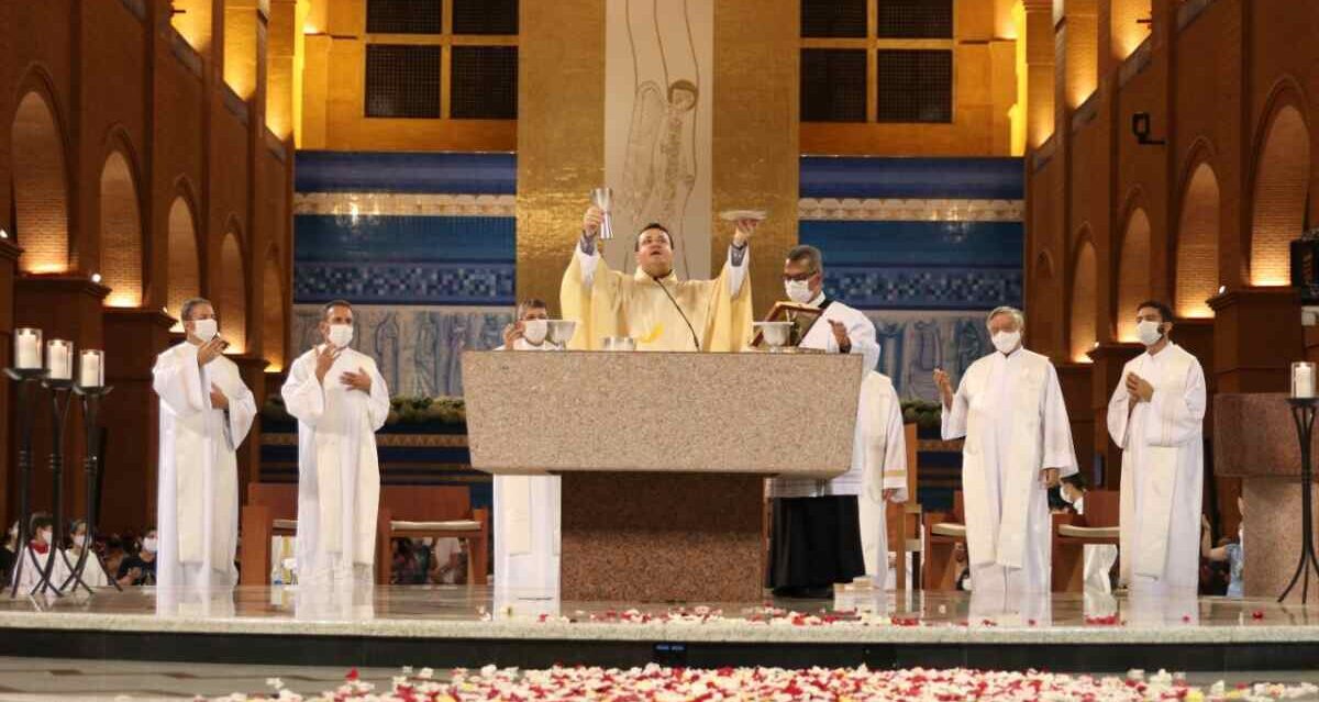 Missa de Encerramento da Festa de Nossa Senhora Aparecida, transmitida pela TV Aparecida e que registrou alta audiência