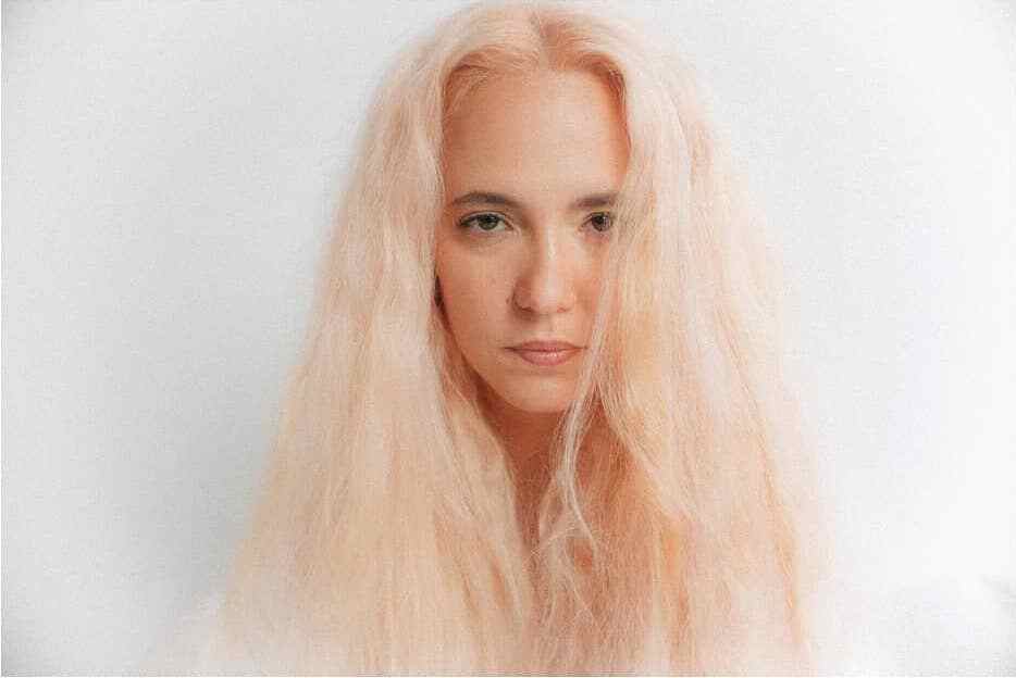 Cantora Tiê