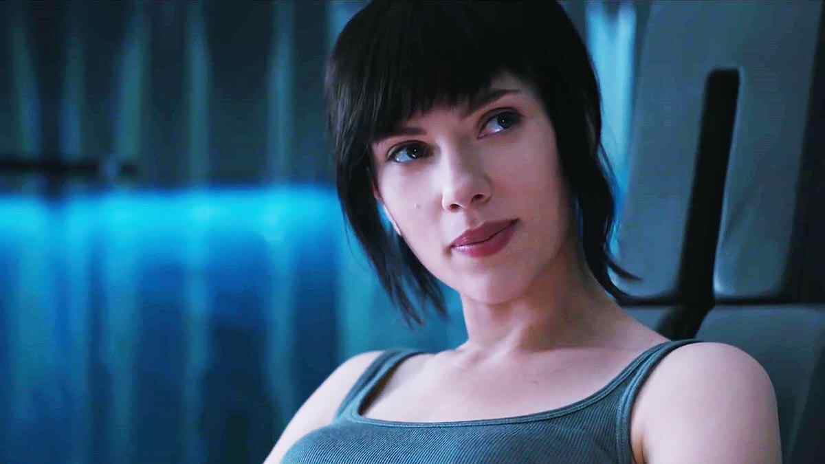 Cena do filme Ghost In The Shell, exibido pela Globo no Domingo Maior