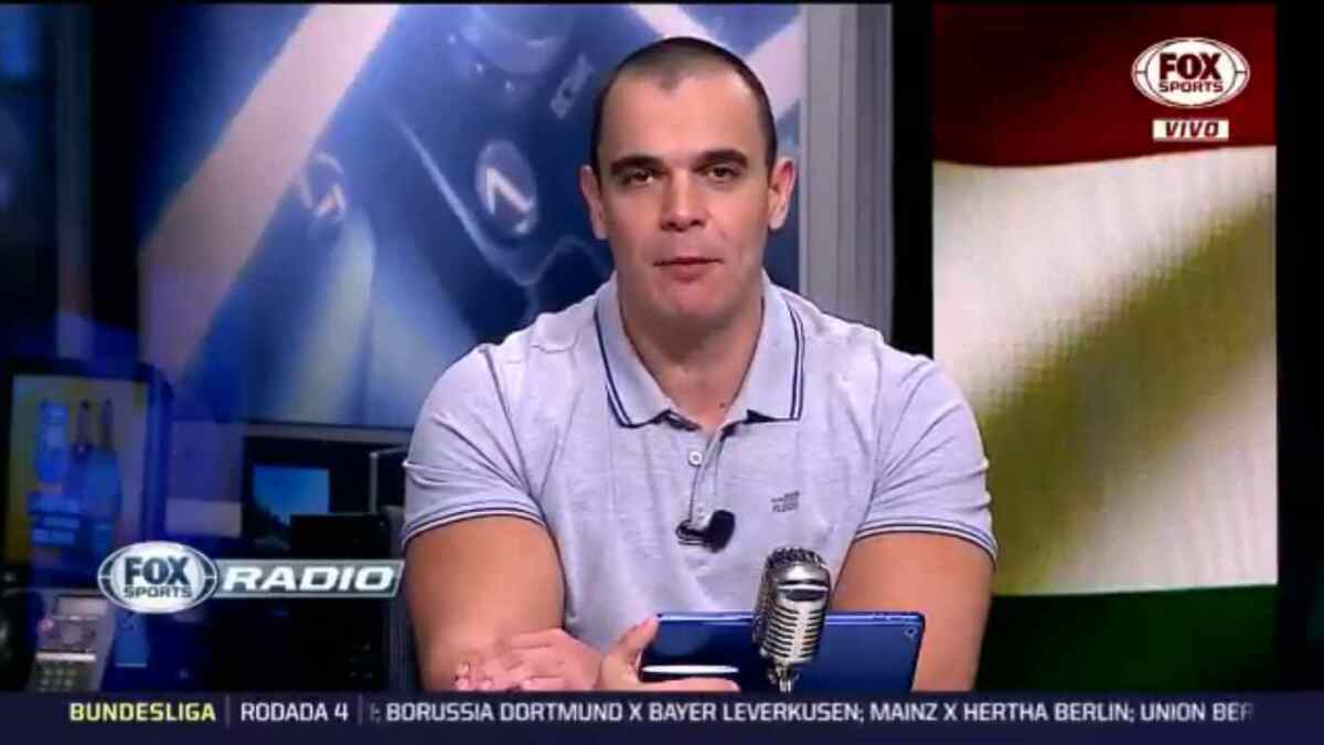Mano durante participação no programa Fox Sports Rádio