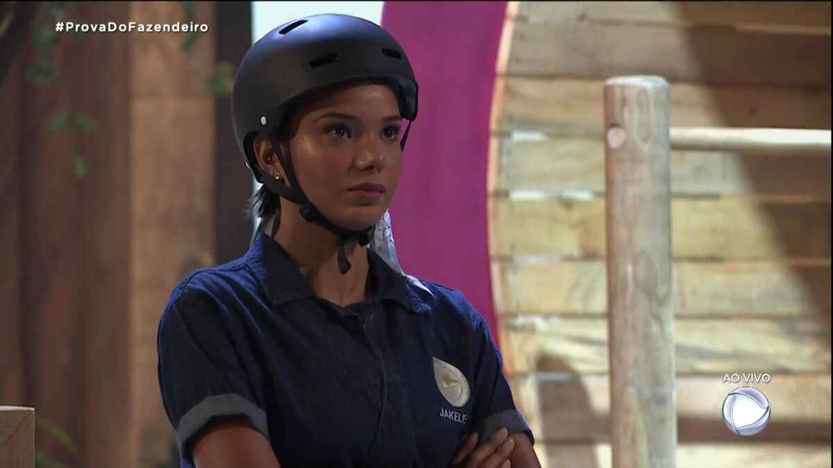 Jakelyne Oliveira pouco tempo antes de começar a prova do fazendeiro