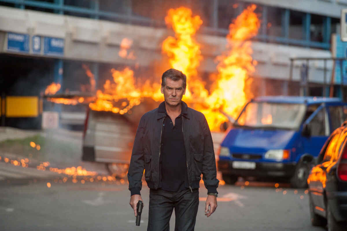 Cena do filme November Man - Um Espião Nunca Morre, exibido pela Globo no Domingo Maior