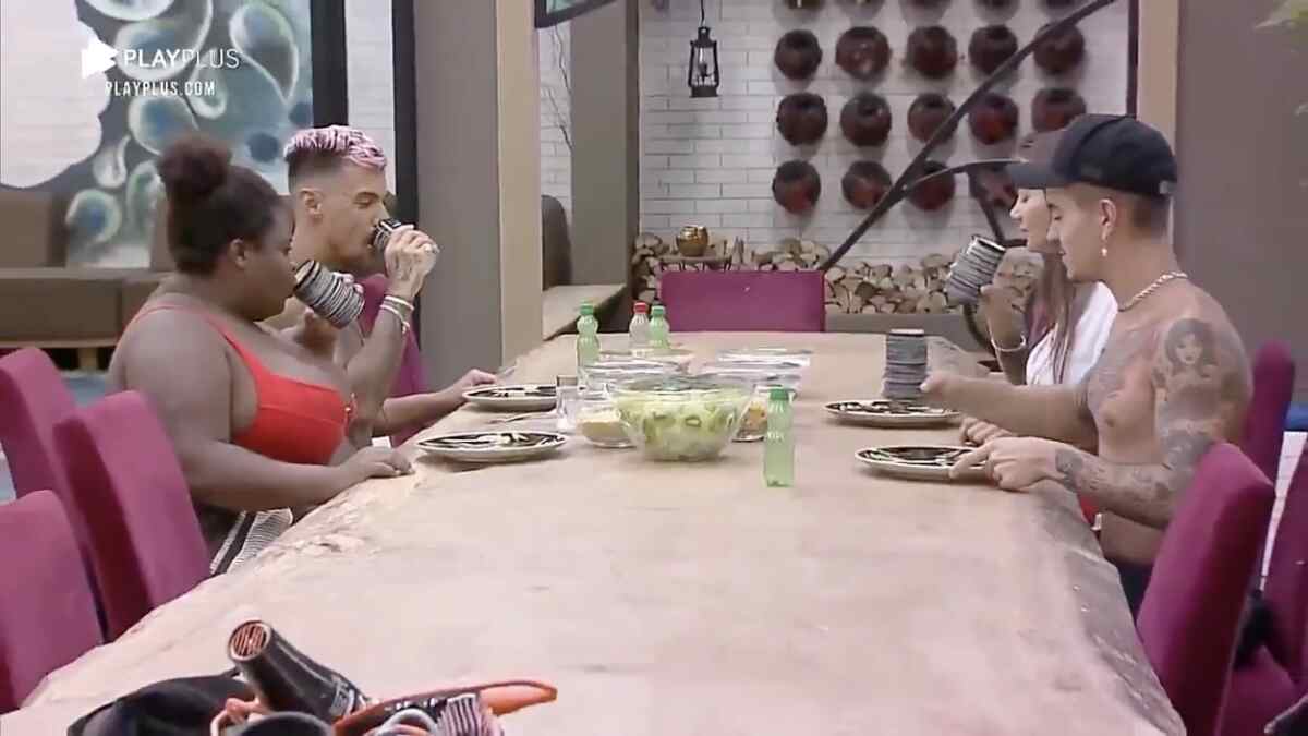 Peões tem último almoço antes da final de "A Fazenda 12"