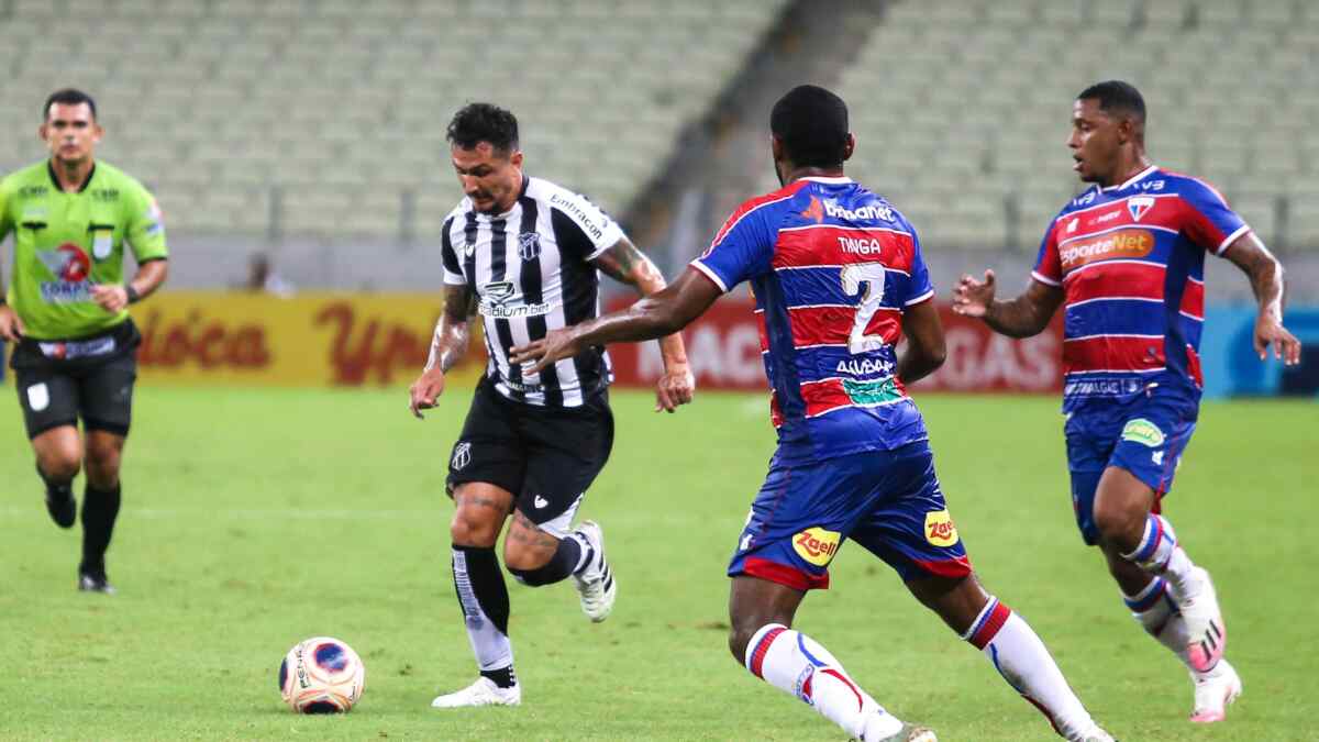 jogadores de Fortaleza e Ceará