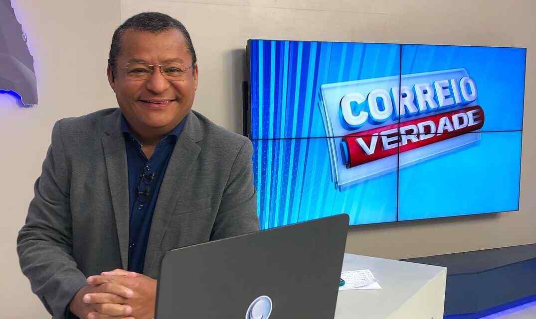 Nilvan Ferreira no cenário do novo Correio Verdade da afiliada da Record TV em João Pessoa, a TV Correio