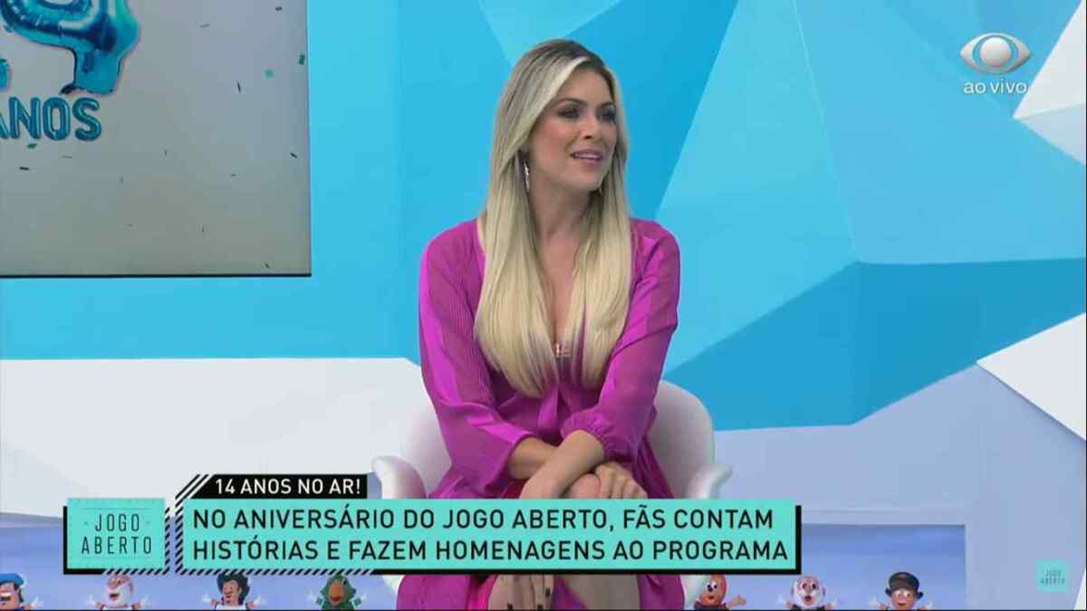 Renata Fan se emociona no aniversário do Jogo Aberto