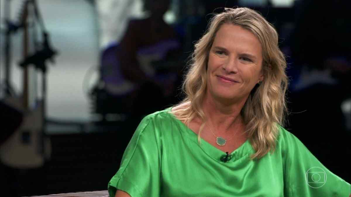 Mariana Becker durante uma entrevista no Conversa com Bial