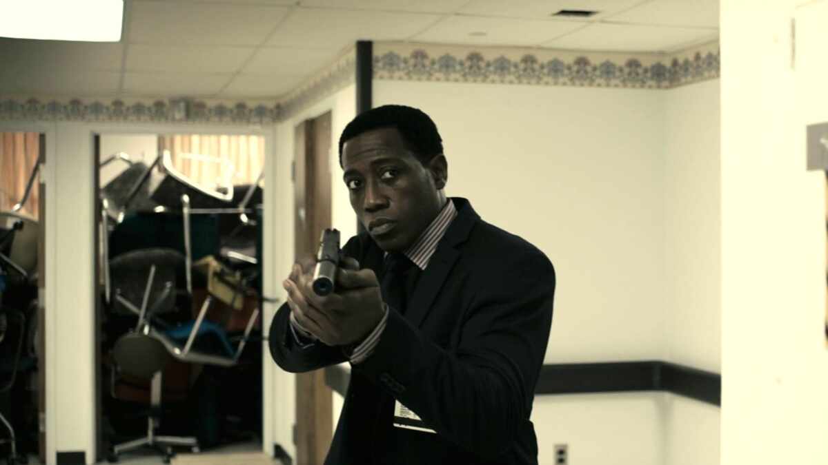 Cena do filme Jogo de Morte, exibido pelo SBT no Cine Espetacular