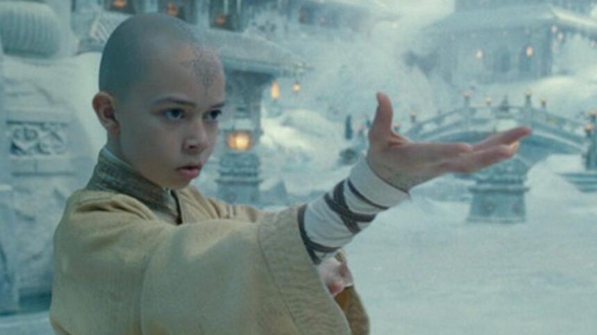 Avatar exibe poder em Cena do filme O Último Mestre Do Ar, exibido na Globo