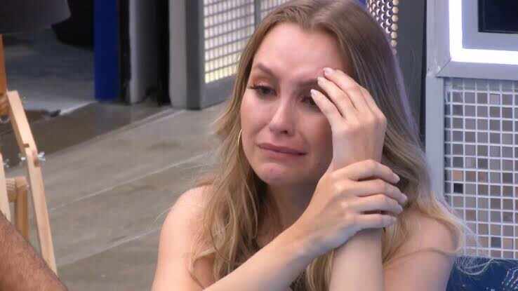 Pós formação do paredão tem choro de Carla Diaz por Arthur, Sarah detonando Carla Diaz e defendendo Arthur e sonho revelador de Camilla de Lucas