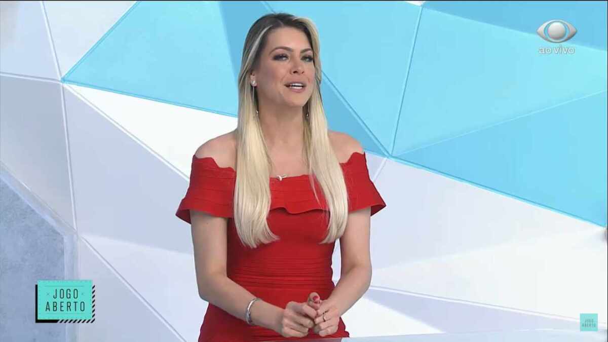 Renata Fan no estúdio do Jogo Aberto na Band em São Paulo
