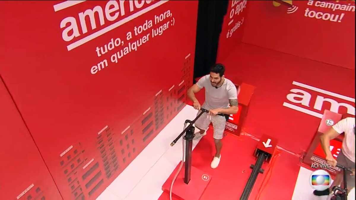 Rodolffo disputando a Prova do Líder, na qual foi vencedor, do BBB 21