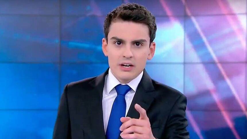 Dudu Camargo nos estúdios do Primeiro Impacto no SBT
