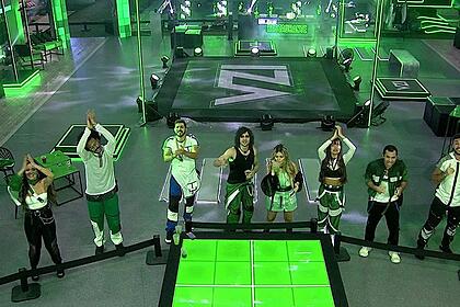 Festa top 10 do BBB 21 é marcada por emoção de Iza, choro de Pocah, Thaís com medo do paredão e Viih Tube provocando Juliette.
