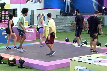 João Luiz, Juliette, Gilberto Nogueira, Arthur Picoli, Viih Tube e Rodolffo dançam na prova do líder