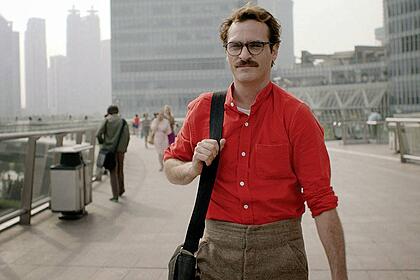 Joaquin Phoenix em cena do filme 'Ela', exibido pela Globo no Supercine