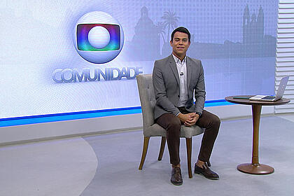 Bruno Grubertt apresentando do Globo Comunidade deste domingo 09/05
