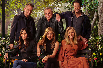 Jennifer Aniston, Courteney Cox, Lisa Kudrow, Matt LeBlanc, Matthew Perry e David Schwimmer em cena do especial de Friends | Imagem: Reprodução